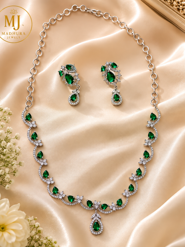 Emerald Green Teardrop Necklace Set